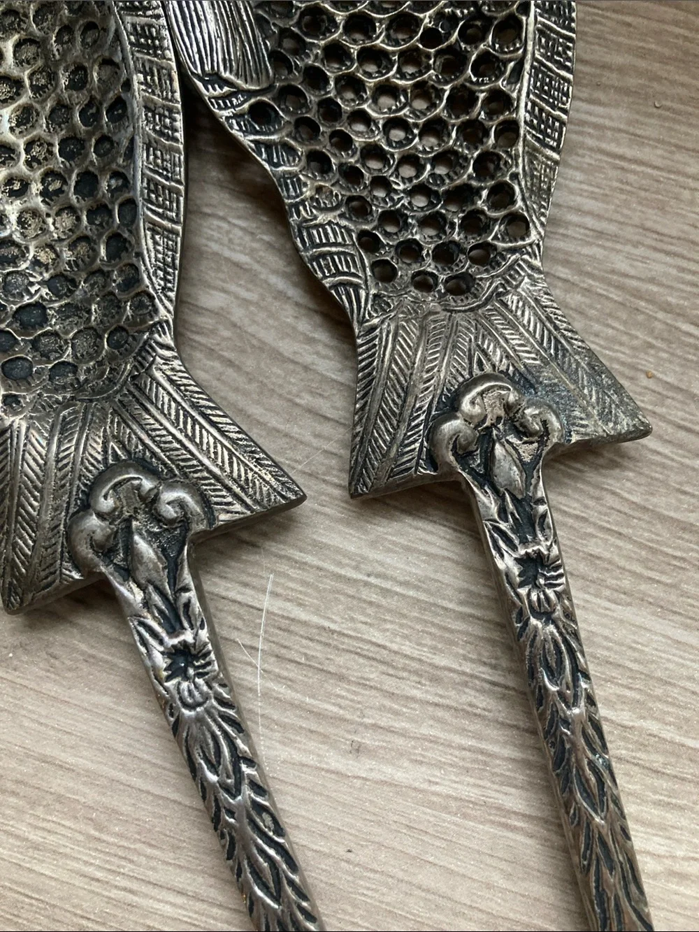 Fish serving utensils métal ornate and details